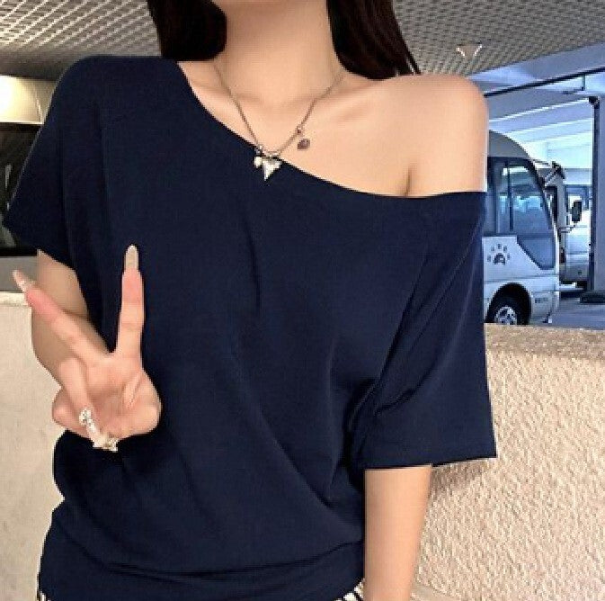 レディース Ｔシャツ オフショルダーＴシャツ オフショルダートップス オフショルＴシャツ トップス カットソー プルオーバー オフショルデザイン 半袖 かわいい 大人可愛い シンプル カジュアル おしゃれ かっこいい こなれ感 ラフ ルーズ 主役級 存在感 抜け感 ナチュラル 無地 春 夏 デート お出かけ リゾート 旅行 海 プール 公園 女子会 休日 ショッピング カフェ お家時間 体型カバー 普段使い 着回し 定番 スタイルアップ スタイリッシュ S M L XL グレー ブラック ネイビーブルー