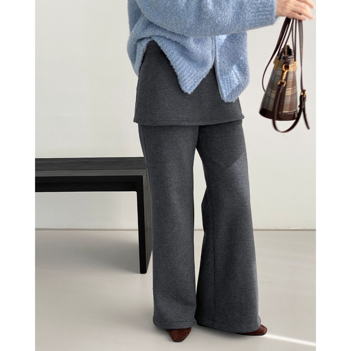 スカートレイヤード レディース パンツ ボトムス ロングパンツ ワイドパンツ フレア 切り替え ドッキング ハイウエスト 裏起毛 きれいめ シンプル カジュアル おしゃれ こなれ感 ラフ 抜け感 無地 秋 冬 ママ デート お出かけ アウトドア イベント 旅行 女子会 休日 ショッピング ライブ カフェ モノトーン 防寒 体型カバー 脚長 普段使い 着回し S M L 黒 ブラック ダークグレー グレー ベーシックカラー 大人カラー