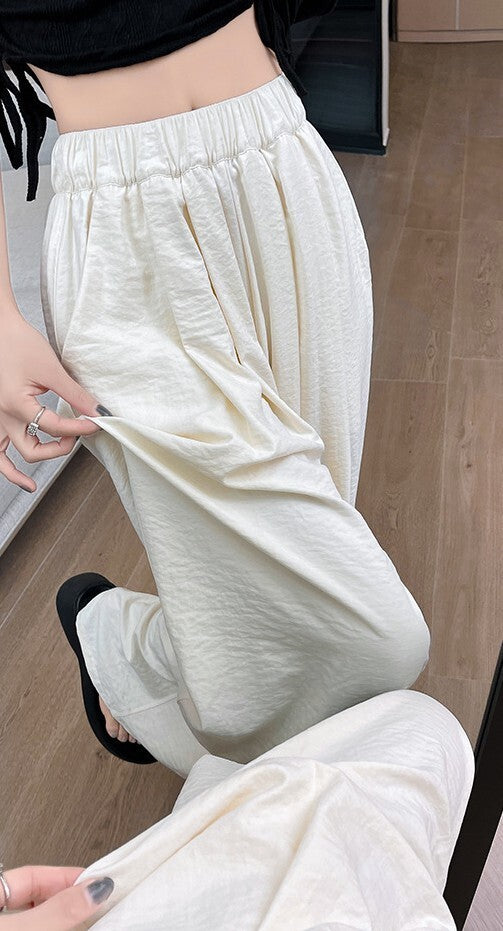 レディース パンツ ボトムス ストレートパンツ ワイドパンツ 丈長 ワイド ドレープ ポケット ハイウエスト ウエストゴム かわいい 大人可愛い シンプル カジュアル おしゃれ こなれ感 ラフ ルーズ 抜け感 ベーシック ナチュラル 無地 春 夏 ママ 学生 学校 通学 お出かけ 旅行 公園 女子会 休日 ショッピング カフェ 楽ちん 体型カバー 脚長 普段使い 着回し M L XL 黒 ブラック オフホワイト カーキ ピンク 水色 ライトブルー 春カラー