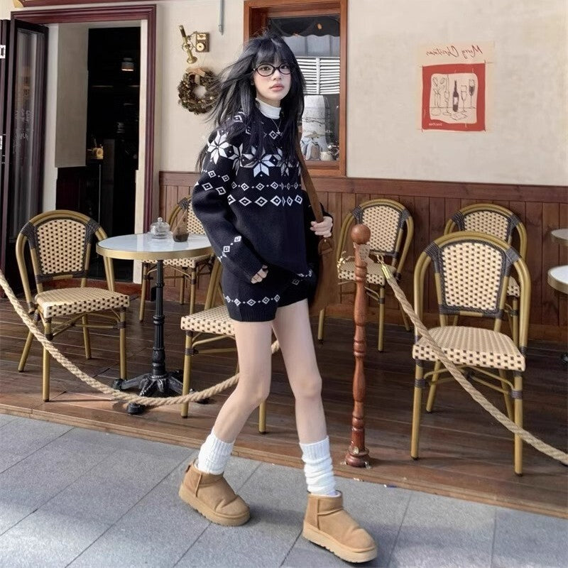 レディース トップス パンツ ボトムス ニット セーター プルオーバー セットアップ ミディアム ショートパンツ ショート 膝上 長袖 ドロップショルダー クルーネック 襟なし オーバーサイズ 編み込み 伸縮性 かわいい 大人可愛い シンプル カジュアル 上品 おしゃれ レトロ こなれ感 ラフ 存在感 抜け感 カントリー ナチュラル ノルディック 秋 冬 クリスマス 学生 学校 通学 デート お出かけ イベント 旅行 休日 ライブ カフェ 脚長 普段使い 着回し インスタ映え S M L ゆったり