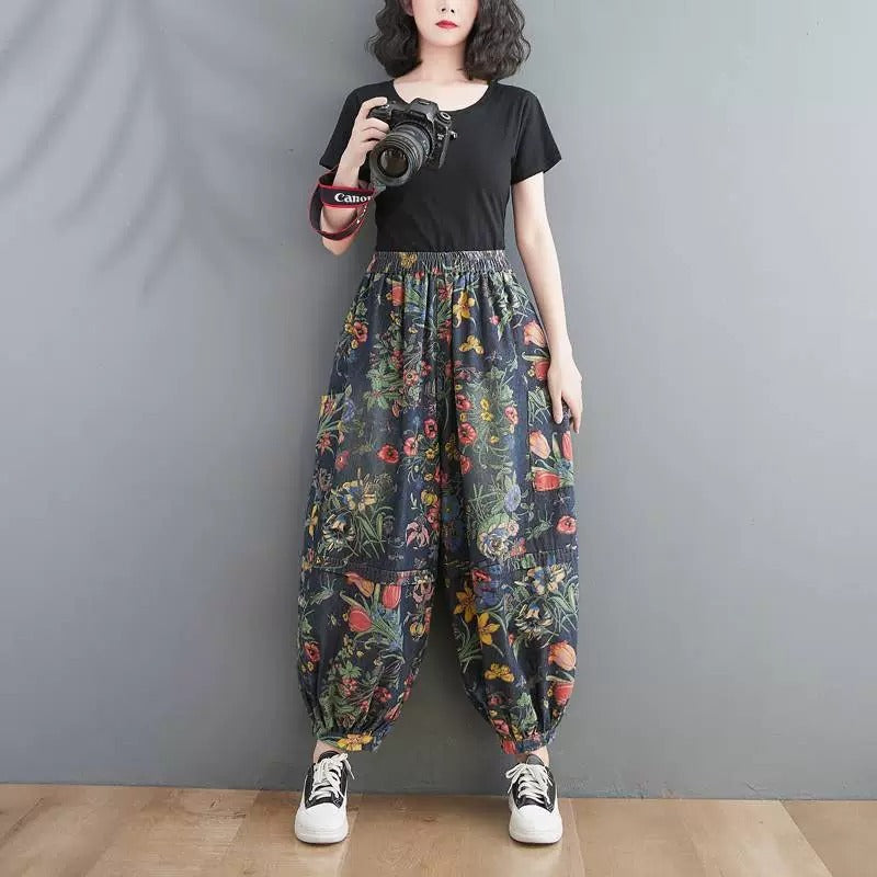 バルーンパンツ サルエルパンツ レディース パンツ ボトムス デニム ロングパンツ ワイドパンツ ハーレムパンツ ロング 切り替え ポケット ウエストゴム かわいい 大人可愛い きれいめ シンプル カジュアル 上品 おしゃれ レトロ こなれ感 ガーリー 抜け感 ベーシック 花柄 フラワー 春 秋 学生 学校 通学 お出かけ お泊まり 休日 高原 ガーデン ショッピング カフェ 普段使い 着回し 体型カバー 定番 M L XL 2XL 大きいサイズ ゆったり ネイビー