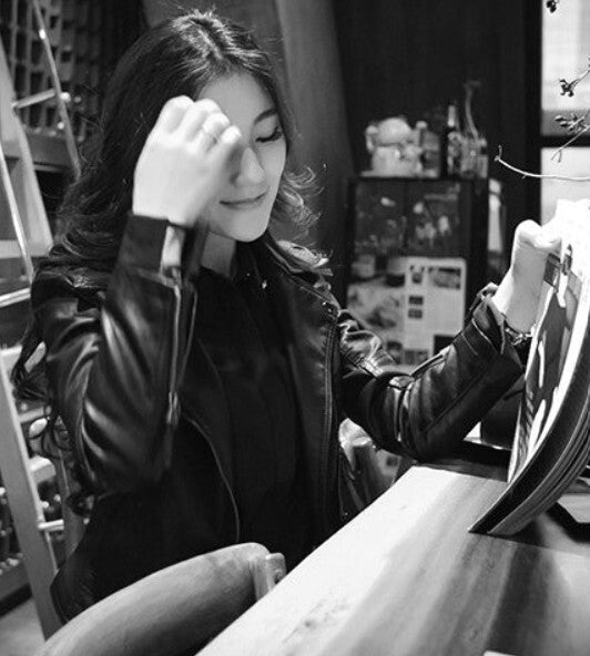 レディース アウター 上着 レザージャケット ライダースジャケット 長袖 タイト スリム 細身 ファスナー 前開き フェイクレザー PU 大人可愛い シンプル カジュアル おしゃれ かっこいい クール ベーシック ナチュラル 無地 春 秋 ママ OL 通勤 学生 学校 通学 デート お出かけ 旅行 レストラン 女子会 休日 ホテル ショッピング お花見 カフェ 普段使い 着回し XS S M L XL 2XL 3XL 小さいサイズ 大きいサイズ ブラック ベーシックカラー