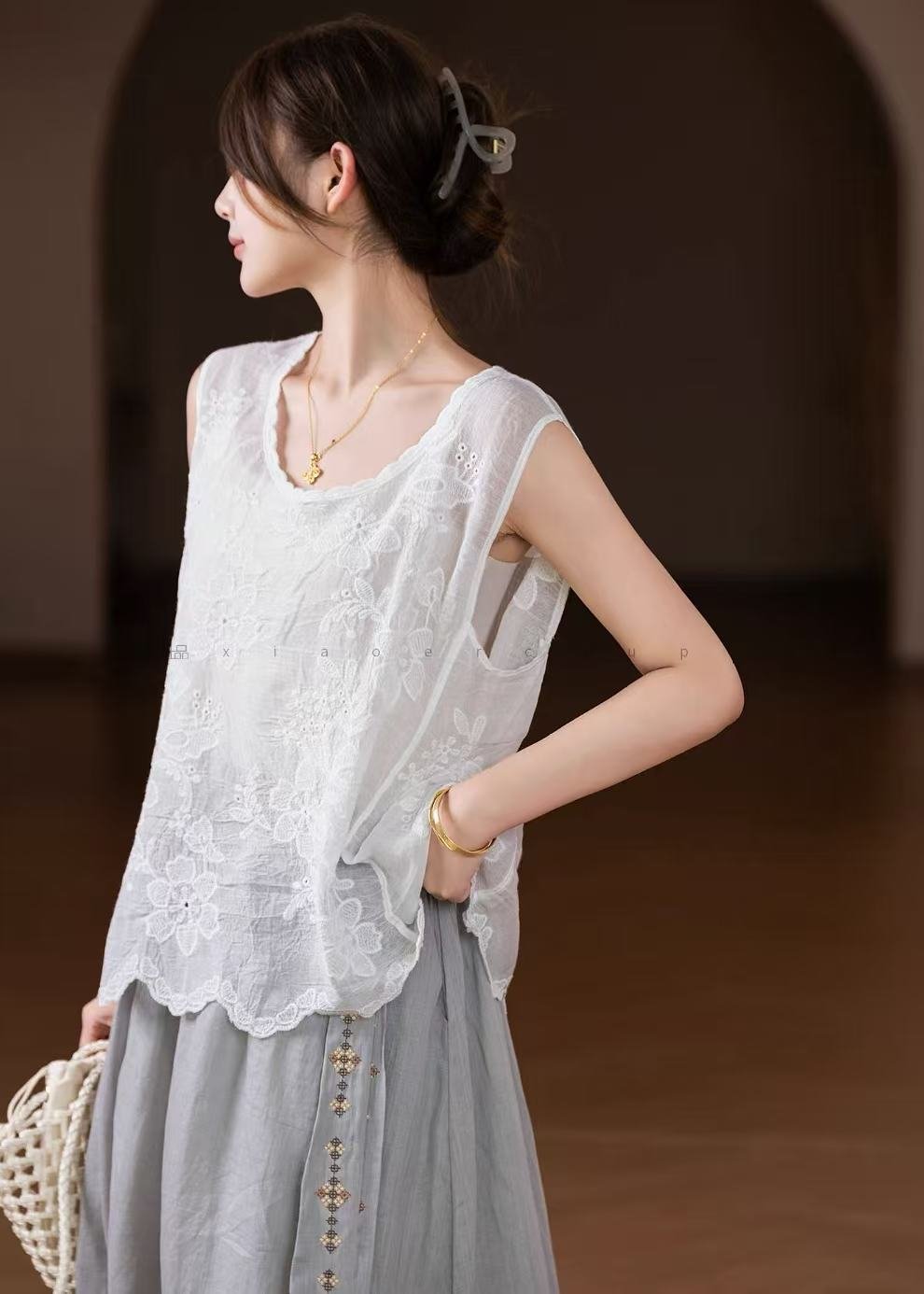 Tシャツ ノースリーブ 無地 ゆったり 春夏 きれいめ レトロ 通勤 体型カバー 春 夏 膝丈 シンプル 刺繍 シャツ ポリエステル 快適