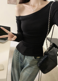 カジュアル レディース トップス シャツ 上着 インナー 長袖 かわいい 大人可愛い きれいめ シンプル 上品 おしゃれ 無地  オールシーズン お出かけ 女子会 休日 カフェ ランチ 重ね着 コーデ 楽ちん 普段使い 着回し モテ 清楚 定番 S M L XL ホワイト ブラック ブルー ネイビー アシンメトリー ロングスリーブ Tシャツ 長袖 タイト スリム 細身 伸縮性 薄手 クール ベーシック 二次会 ママ 旅行 ショッピング ライブ お花見 合コン コンパ 婚活 フェス ランチ お家時間 韓国