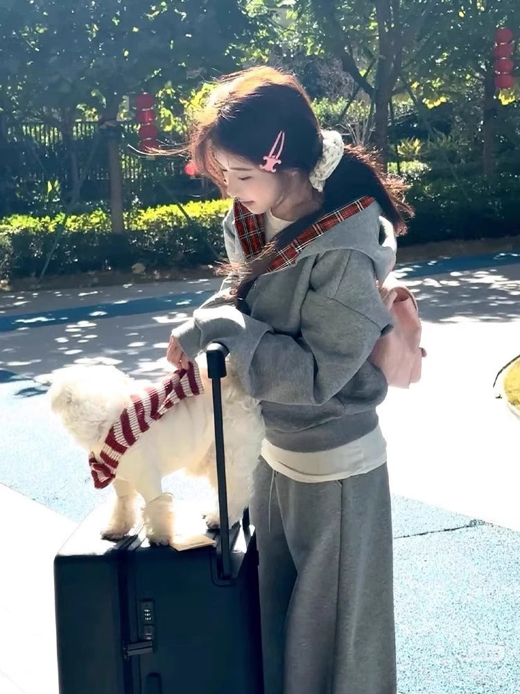 レディース トップス パーカー スウェット 部屋着 羽織 前開き ショート 長袖 フード ファスナー ポケット かわいい シンプル カジュアル おしゃれ かっこいい こなれ感 ラフ ボーイッシュ スポーティー ガーリー カレッジ風 ベーシック アメリカン アクティブ ナチュラル 無地 チェック 春 秋 ロングシーズン ママ 通勤 学生 お出かけ お泊まり アウトドア 旅行 女子会 休日 カフェ ランチ お家時間 韓国 普段使い 定番 S M L XL グレー レッド ネイビー ベーシックカラー