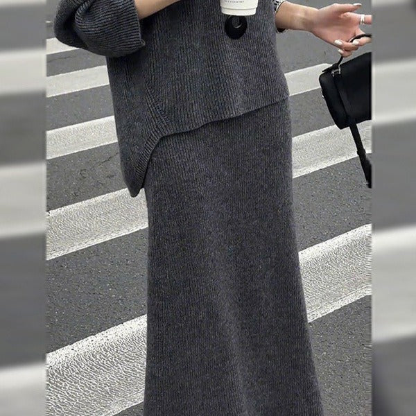 レディース セットアップ トップス セーター ロングスカート スカート 上下セット ゆったり ラウンドネック クルーネック 大人可愛い きれいめ シンプル カジュアル おしゃれ かっこいい こなれ感 ラフ 主役級 存在感 抜け感 ベーシック ナチュラル シック 無地 秋 冬 デート お出かけ 女子会 休日 ショッピング カフェ モノトーン お家時間 ワンマイルコーデ 体型カバー 脚長 普段使い 着回し レイヤード スタイリッシュ スタイルアップ フリーサイズ ワンサイズ グレー ブラック