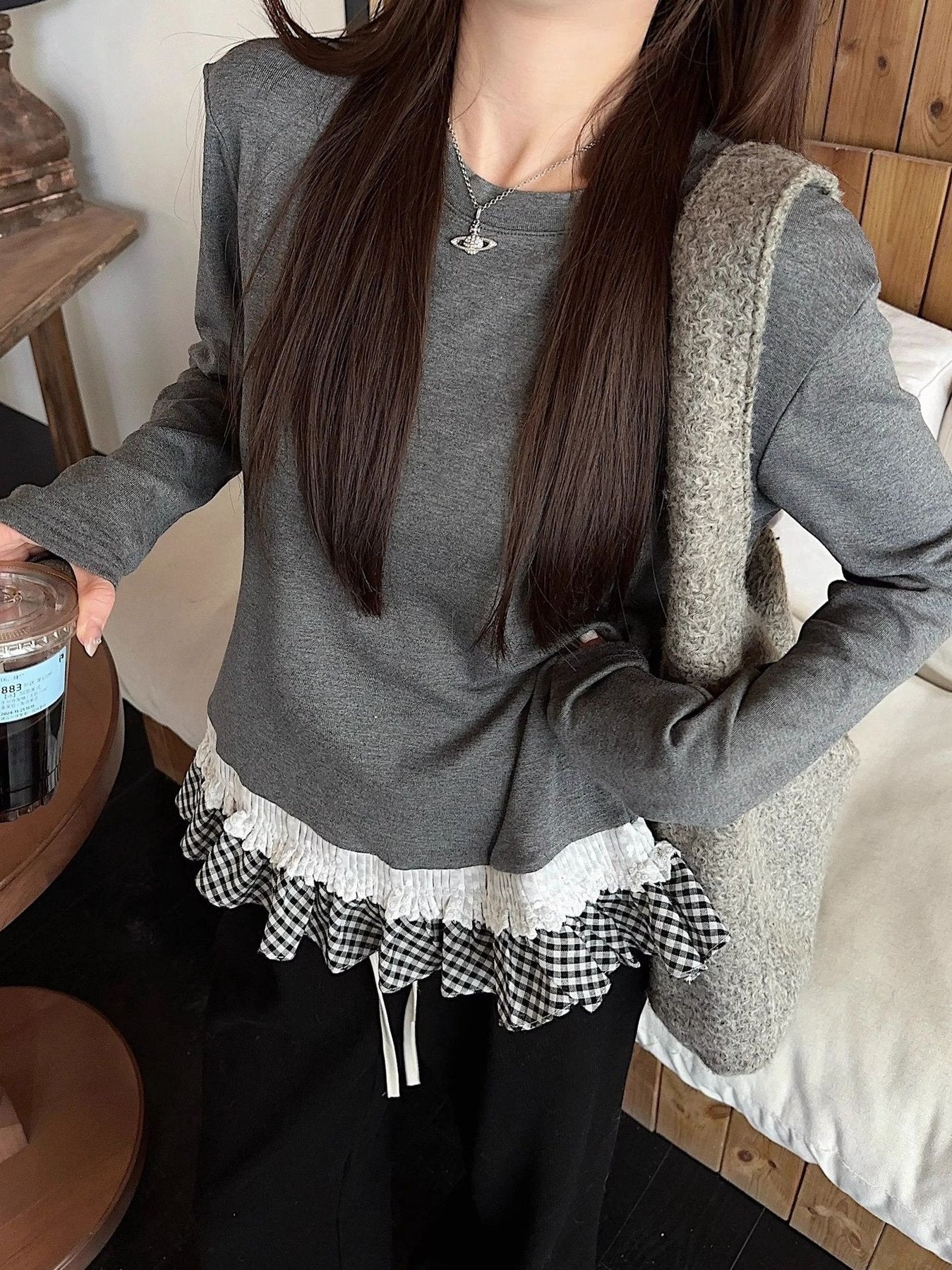 レディース トップス Tシャツ 長袖 ボーダー ストライプ チェック柄 ゆったり 秋冬 秋 きれいめ 体型カバー 花柄 膝丈 ラウンドネック レース 冬 上品 クルーネック シャツ 切り替えデザイン インナー ポリエステル 配色