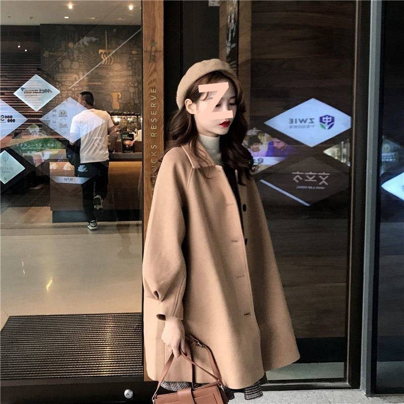 レディース コート アウター 上着 ゆったり きちんと感 抜け感 ステンカラーコート 長袖 ボリューム袖 襟付き Aライン フェミニン ポケット 前開き ボタン かわいい 大人可愛い シンプル カジュアル おしゃれ こなれ感 ラフ ガーリー 主役級 存在感 抜け感 ナチュラル 無地 秋 冬 デート お出かけ 女子会 休日 ショッピング カフェ 重ね着 体型カバー 普段使い 着回し レイヤード スタイリッシュ スタイルアップ XS S M L XL キャメル ブラック