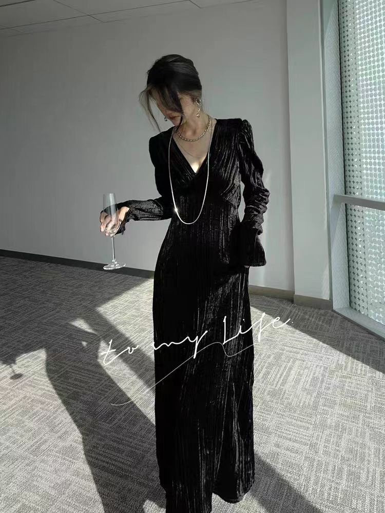 ワンピース ドレス 長袖 無地 秋 冬 きれいめ Vネック 黒 シンプル ベルベット ロング 上品 Aライン ハイウエスト イブニング