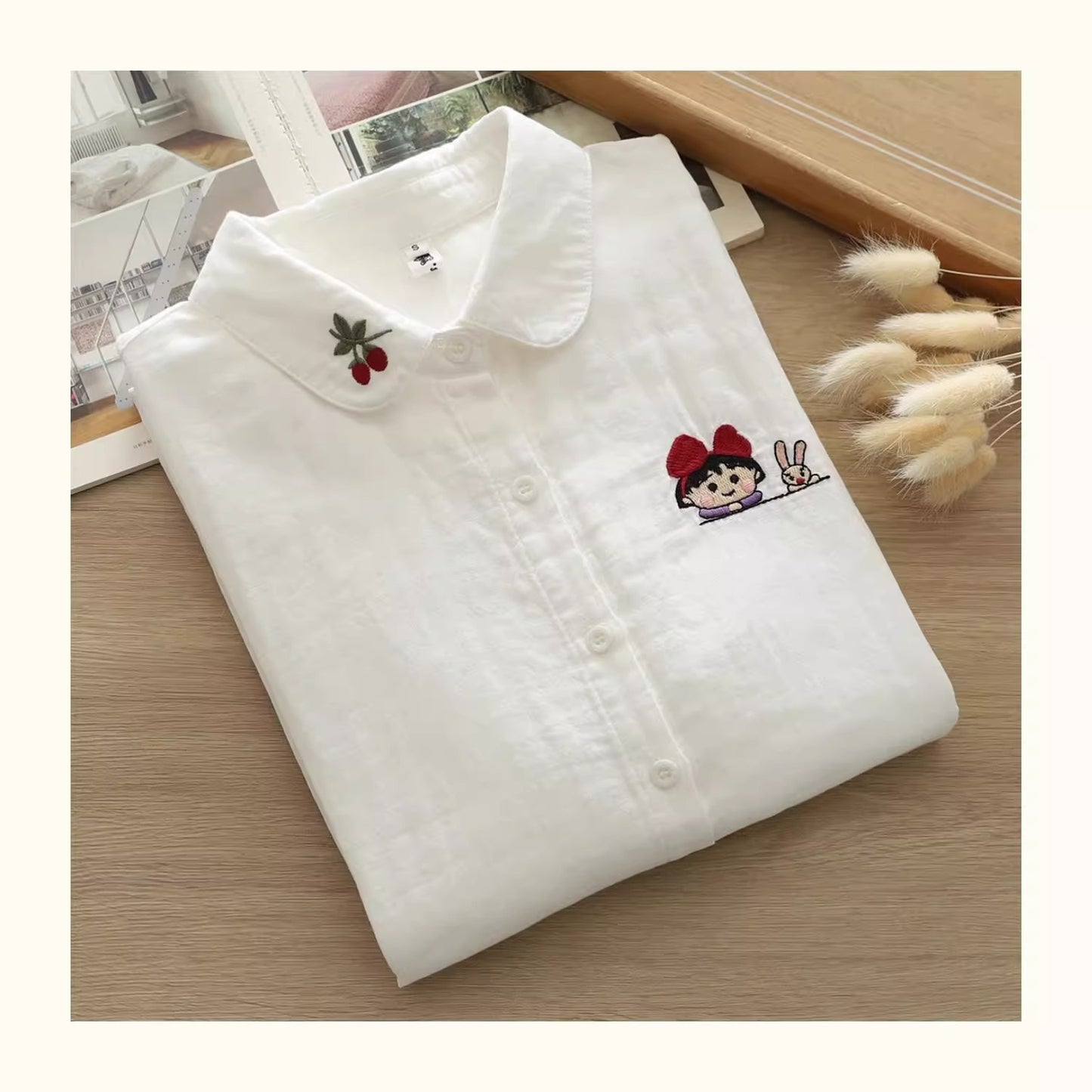 レディース トップス シャツ ブラウス 長袖 襟付き 角襟 丸襟 フェミニン 刺繍 前開き ボタン かわいい 大人可愛い きれいめ おしゃれ レトロ ガーリー ラブリー キュート クラシカル プレッピー アクティブ ロマンティック ナチュラル 無地 花柄 フラワー アニマル柄 キャラクター ワンポイント 春 秋 学生 デート お出かけ カフェ ランチ 重ね着 お揃い 双子 韓国 オルチャン コーデ 普段使い 着回し トレンド S M L XL 2XL 小さいサイズ 大きいサイズ 白 ホワイト クリーム