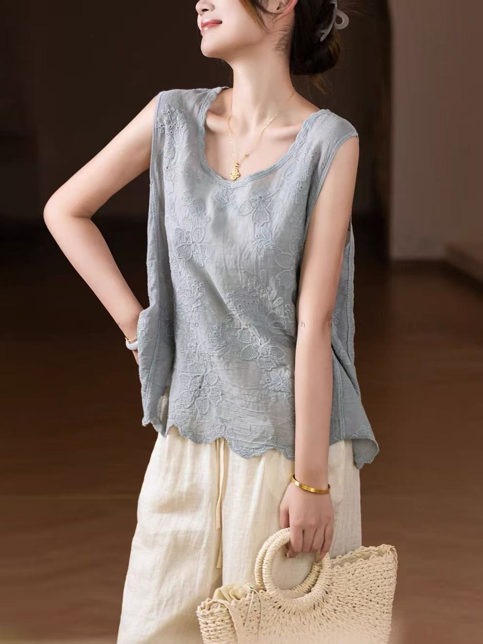 Tシャツ ノースリーブ 無地 ゆったり 春夏 きれいめ レトロ 通勤 体型カバー 春 夏 膝丈 シンプル 刺繍 シャツ ポリエステル 快適