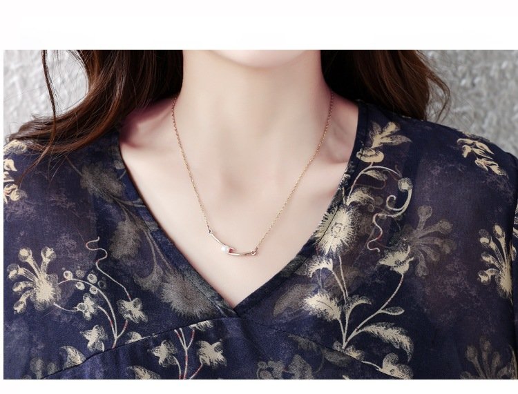 トップス 半袖 ゆったり 春夏 きれいめ レトロ 大きいサイズ おしゃれ Vネック 春 夏 上品 切り替えデザイン ミディアム レギュラー