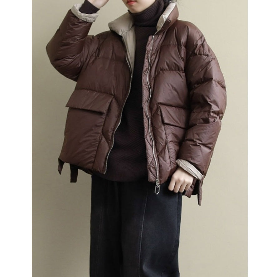 レディース ジャケット コート ダウン アウター ダウンコート ショート 長袖 スタンドカラー ファスナー ポケット バイカラー シンプル カジュアル おしゃれ ラフ ボーイッシュ スポーティー ルーズ 主役級 存在感 ベーシック アクティブ 無地 冬 クリスマス バレンタイン OL 通勤 デート お出かけ アウトドア イベント 旅行 公園 女子会 休日 高原 ガーデン ショッピング コンサート カフェ ランチ 暖かい 防寒 普段使い 着回し 定番 S M 茶色 ブラウン