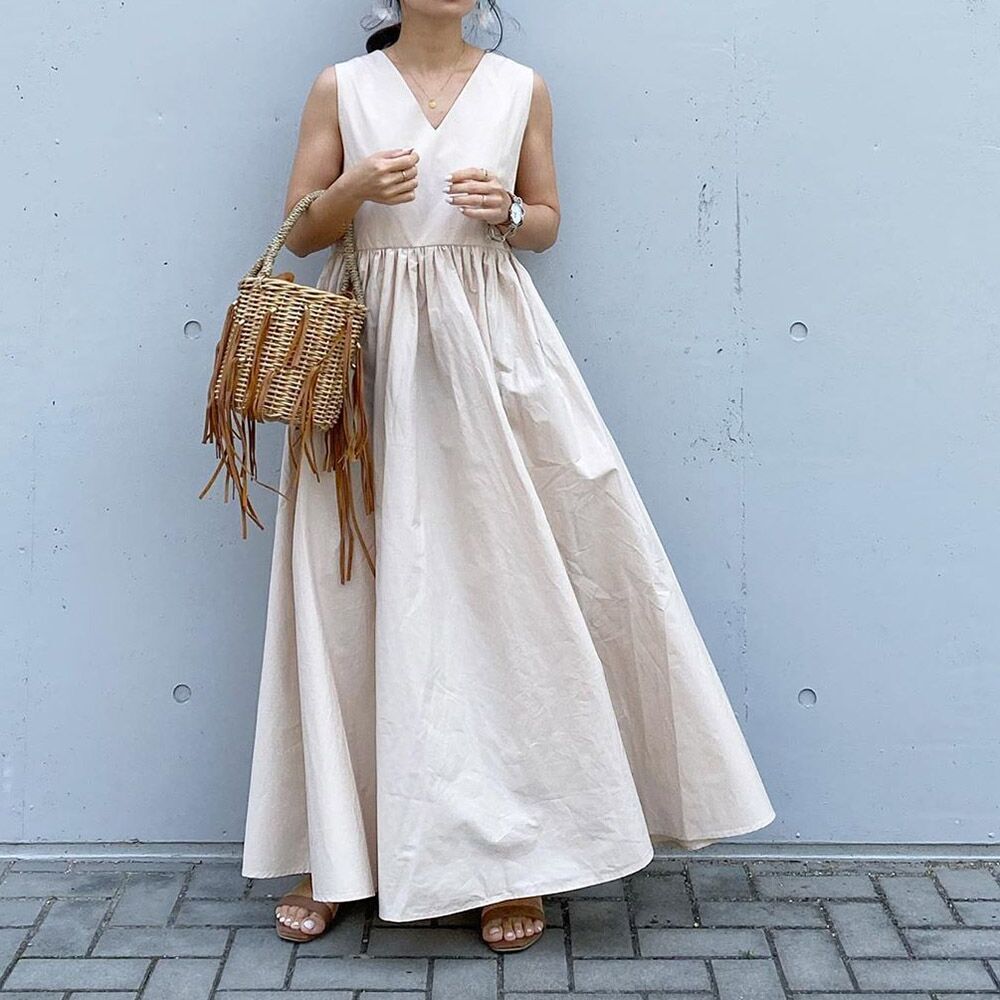 レディース ワンピース ロング マキシ 丈長 袖なし ノースリーブ Vネック Aライン ウエストマーク ハイウエスト かわいい 大人可愛い きれいめ シンプル カジュアル 上品 おしゃれ こなれ感 ラフ ルーズ エレガント 存在感 抜け感 ベーシック ナチュラル 無地 夏 ママ 通勤 学生 学校 通学 デート お出かけ お泊まり リゾート 旅行 海 プール ビーチ 休日 バカンス ショッピング 体型カバー モテ 清楚 トレンド 定番 ゆったり フリーサイズ ブラウン ベージュ ベーシックカラー 大人カラー