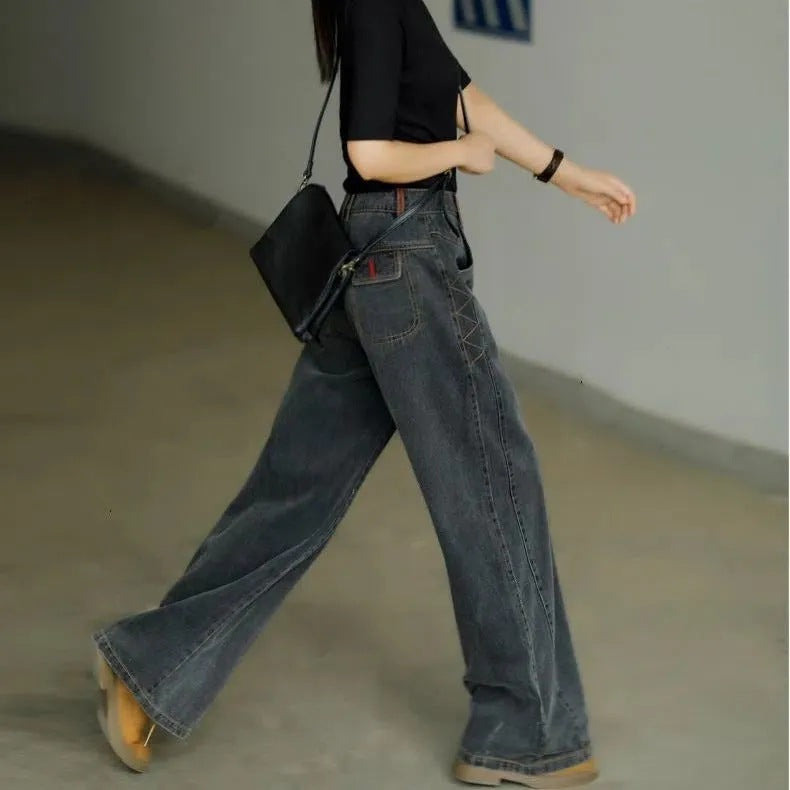 レディース ボトムス デニムパンツ ワイド Iライン ファスナー ポケット ボタン かわいい 大人可愛い きれいめ シンプル カジュアル 上品 おしゃれ こなれ感 ラフ 個性的 主役級 存在感 抜け感 都会的 無地 春 秋 冬 デート お出かけ お泊まり パーティー イベント 旅行 レストラン 女子会 休日 ホテル ショッピング カフェ 韓国 オルチャン コーデ 楽ちん 体型カバー 美脚 脚長 普段使い S M XL 2XL 3XL 大きいサイズ 黒 ブラック グレー