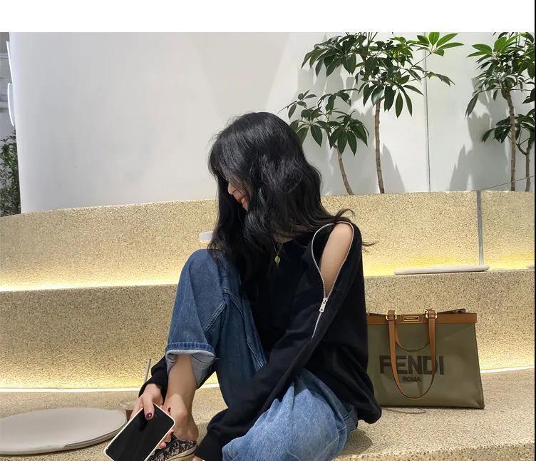 レディース トップス プルオーバー トレーナー長袖 クルーネック オーバーサイズ ファスナー ボタン 大人可愛い きれいめ シンプル 上品 おしゃれ こなれ感 個性的 エレガント 主役級 存在感 抜け感 都会的 無地 春 秋 ロングシーズン ママ デート お出かけ 旅行 公園 女子会 韓国 オルチャン 楽ちん 暖かい 防寒 体型カバー 普段使い 着回し モテ トレンド 流行 インスタ映え M L XL 2XL ゆったり ゆる 白 ホワイト 黒 ブラック グレー
