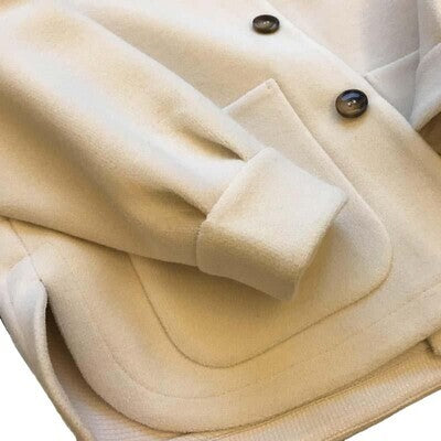 レディース ジャケット パーカー アウター 上着 ショート 長袖 襟付き フード ポケット 前開き ボタン 切り替えデザイン 配色 大人可愛い シンプル カジュアル おしゃれ かっこいい こなれ感 個性的 主役級 存在感 都会的 無地 春 秋 冬 入学式 ロングシーズン ママ オフィス ビジネス OL 通勤 通学 デート お出かけ 旅行 公園 女子会 合コン 韓国 オルチャン 暖かい 防寒 体型カバー 普段使い 着回し モテ トレンド インスタ映え M L XL 2XL 大きいサイズ クリーム