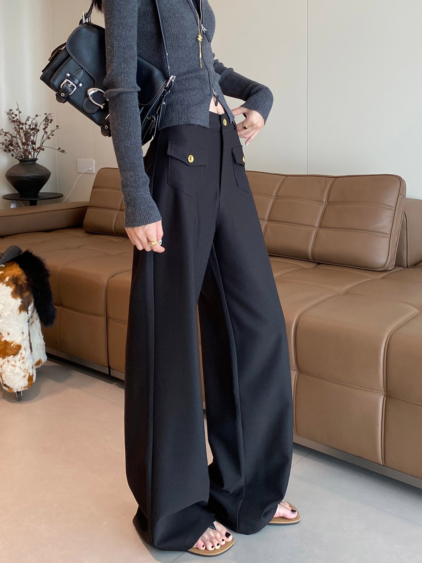 レディース パンツ ボトムス ワイドパンツ フルレングス スリム ストレート ポケット ハイウエスト ボタン 大人可愛い きれいめ シンプル カジュアル 上品 おしゃれ かっこいい こなれ感 ラフ ルーズ 個性的 クール モード系 存在感 都会的 ベーシック ワイルド シック 無地 春 秋 ロングシーズン 授業参観 ママ 通勤 学生 学校 デート お出かけ お泊まり イベント 旅行 女子会 休日 ホテル ショッピング 美脚 トレンド S M L XL ブラック ベーシックカラー 大人カラー