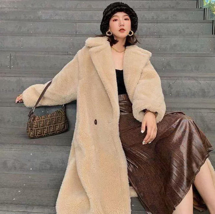 レディース コート アウター ロングコート ロング 長袖 Vネック 襟付き Iライン オーバーサイズ もこもこ ふわふわ 前開き ボタン かわいい 大人可愛い きれいめ シンプル 上品 おしゃれ 主役級 存在感 抜け感 都会的 無地 秋 冬 デート お出かけ お泊まり パーティー イベント 旅行 レストラン ホテル ショッピング 韓国 オルチャン 暖かい 普段使い XS S M L XL 2XL 小さいサイズ 大きいサイズ ホワイト ブラック ブラウン イエロー ベージュ ピンク オレンジ ブルー レッド