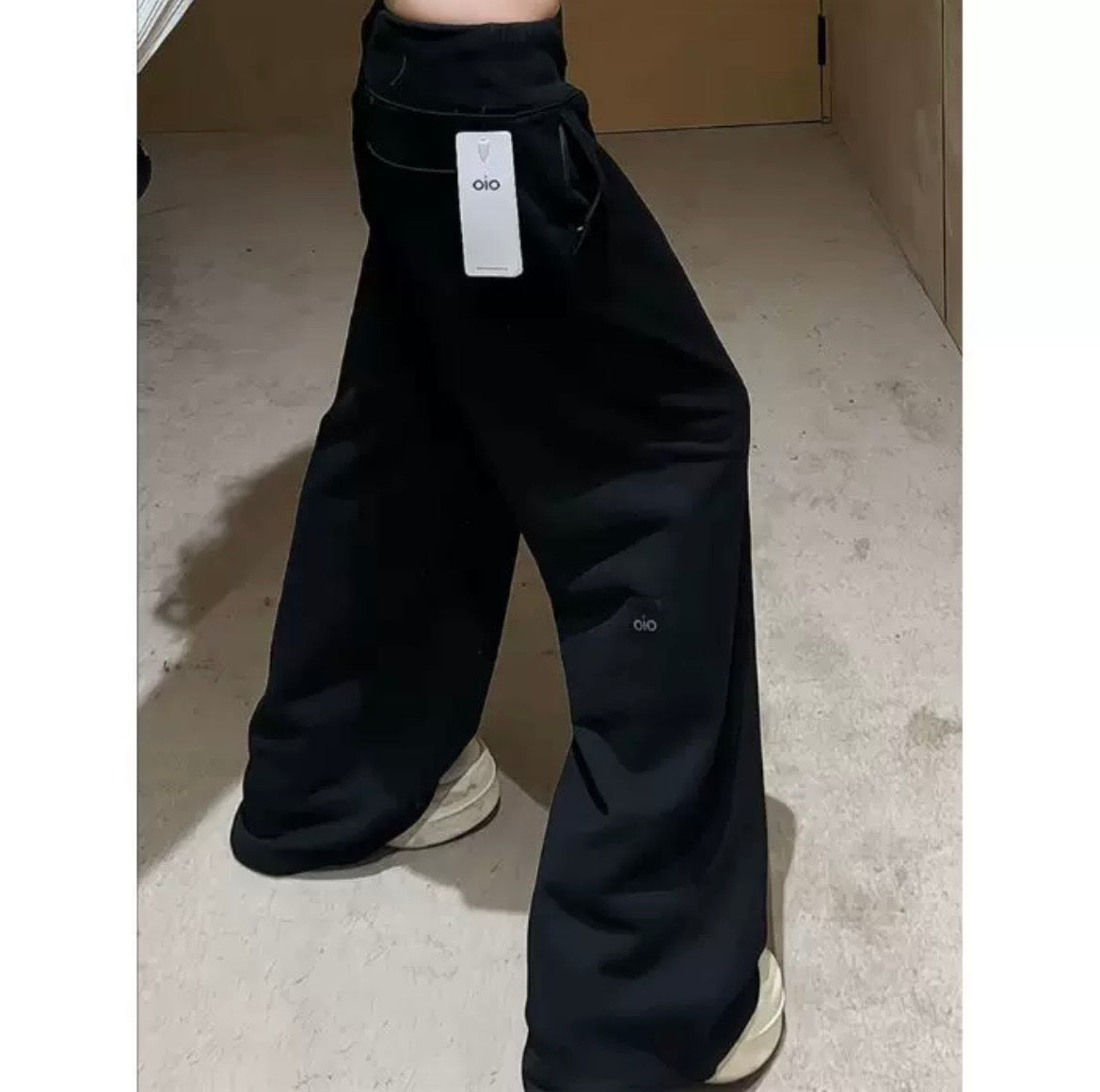 レディース パンツ ボトムス スウェット 部屋着 ストレートパンツ ロングパンツ ワイドパンツ スウェットパンツ ロング マキシ フルレングス ワイド スリム ストレート ドレープ オーバーサイズ  ストリート ポケット ハイウエスト リブ ウエストゴム コットン シンプル カジュアル こなれ感 ラフ ルーズ 無地 タグ 春 秋 冬 ロングシーズン 10代 20代 30代 40代 お出かけ 公園 休日 ショッピング 韓国 コーデ 楽ちん 体型カバー 普段使い S M L XL ブラック 紫 オフホワイト