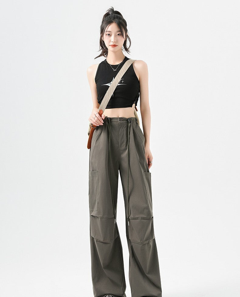 パラシュートパンツ レディース パンツ ボトムス ロングパンツ ワイドパンツ カーゴパンツ 丈長 ロング ワイド ストリート ポケット ハイウエスト ウエストゴム ドロスト ボタン アメカジ シンプル カジュアル おしゃれ かっこいい メンズライク ボーイッシュ ルーズ クール ナチュラル 無地 春 夏 ママ 通勤 学生 学校 通学 デート お出かけ 旅行 公園 女子会 休日 ショッピング お花見 カフェ 普段使い 着回し S M L XL ブラック ダークグレー カーキ ベーシックカラー
