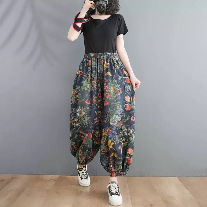 バルーンパンツ サルエルパンツ レディース パンツ ボトムス デニム ロングパンツ ワイドパンツ ハーレムパンツ ロング 切り替え ポケット ウエストゴム かわいい 大人可愛い きれいめ シンプル カジュアル 上品 おしゃれ レトロ こなれ感 ガーリー 抜け感 ベーシック 花柄 フラワー 春 秋 学生 学校 通学 お出かけ お泊まり 休日 高原 ガーデン ショッピング カフェ 普段使い 着回し 体型カバー 定番 M L XL 2XL 大きいサイズ ゆったり ネイビー