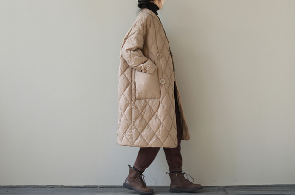 レディース ジャケット 上着 丈長 長袖 ワイド Aライン かわいい 大人可愛い きれいめ シンプル カジュアル 上品 おしゃれ かっこいい こなれ感 エレガント 無地 秋 冬 ロングシーズン 授業参観 男女兼用 ママ オフィス ビジネス OL 通勤 学生 学校 通学 デート お出かけ アウトドア 旅行 公園 女子会 休日 カフェ モノトーン ランチ コーデ 楽ちん 暖かい 体型カバー 普段使い 着回し モテ 清楚 トレンド 流行 インスタ映え 定番 M L XL 2XL 黒 カーキ レッド アプリコット