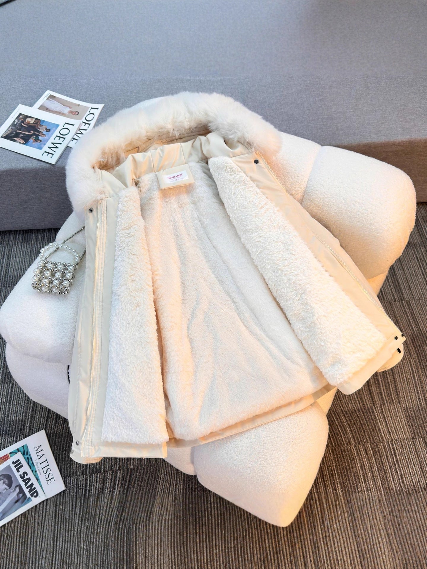 レディース トップス パーカー アウター 上着 ファー 長袖 前開き ボア かわいい 大人可愛い きれいめ シンプル 上品 おしゃれ 秋 冬 通勤 お出かけ イベント 旅行 女子会 休日 重ね着 コーデ 暖かい 防寒 普段使い 着回し モテ 定番 M L XL 2XL 3XL ホワイト ブラック 茶色 セミフレア ボーイッシュ スポーティー ママ 通学 デート アウトドア キャンプ イベント リゾート 公園 バカンス 高原 ガーデン ショッピング お花見 合コン コンパ カフェ 韓国 楽ちん 体型カバー