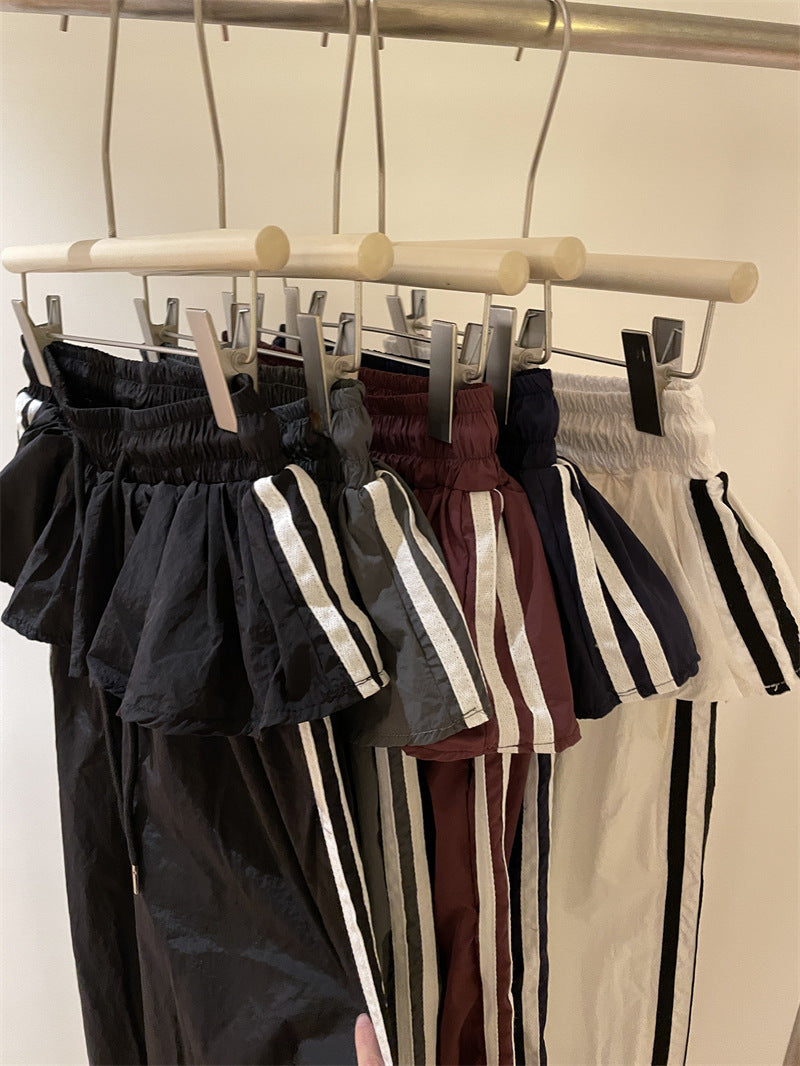 レディース パンツ ボトムス ロングパンツ ロング ワイド フレア ストレート Iライン フリル ポケット ハイウエスト ウエストゴム 薄手 大人可愛い シンプル カジュアル おしゃれ かっこいい こなれ感 ラフ ボーイッシュ スポーティー 個性的 主役級 存在感 春 夏 秋 冬 ロングシーズン ママ デート お出かけ 旅行 ジム 公園 女子会 合コン 重ね着 韓国 オルチャン 楽ちん 体型カバー 普段使い 着回し レイヤード インスタ映え フリーサイズ 白 ホワイト 黒 ブラック