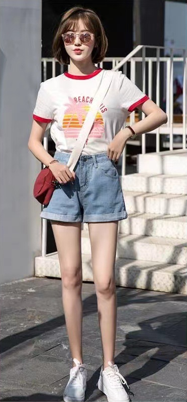 レディース パンツ デニム ショートパンツ デニムパンツ ショート Aライン ポケット ハイウエスト ブルーデニム かわいい シンプル カジュアル おしゃれ スポーティー ガーリー カレッジ風 学生風 アクティブ 無地 春 夏 学生 学校 通学 デート お出かけ アウトドア キャンプ イベント リゾート 旅行 海 プール ビーチ 公園 休日 バカンス ショッピング 脚長 普段使い 着回し ロールアップ モテ 流行 定番 S M L XL 2XL 3XL 大きいサイズ 白 黒 ブルー ライトブルー