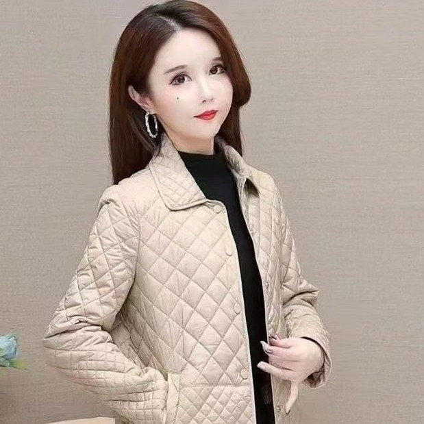 レディース ジャケット コート アウター 上着 ミディアム ショート 長袖 キルティング 大人可愛い きれいめ シンプル カジュアル 上品 おしゃれ ナチュラル 格子柄 秋 冬 母の日 クリスマス 授業参観 ママ オフィス ビジネス OL 通勤 デート お出かけ お泊まり レストラン 公園 女子会 休日 ホテル ショッピング 発表会 コンサート ライブ 合コン コンパ カフェ 婚活 プレゼント 普段使い 着回し モテ 清楚 流行 定番 M L XL 2XL 3XL 大きいサイズ 黒 ベージュ