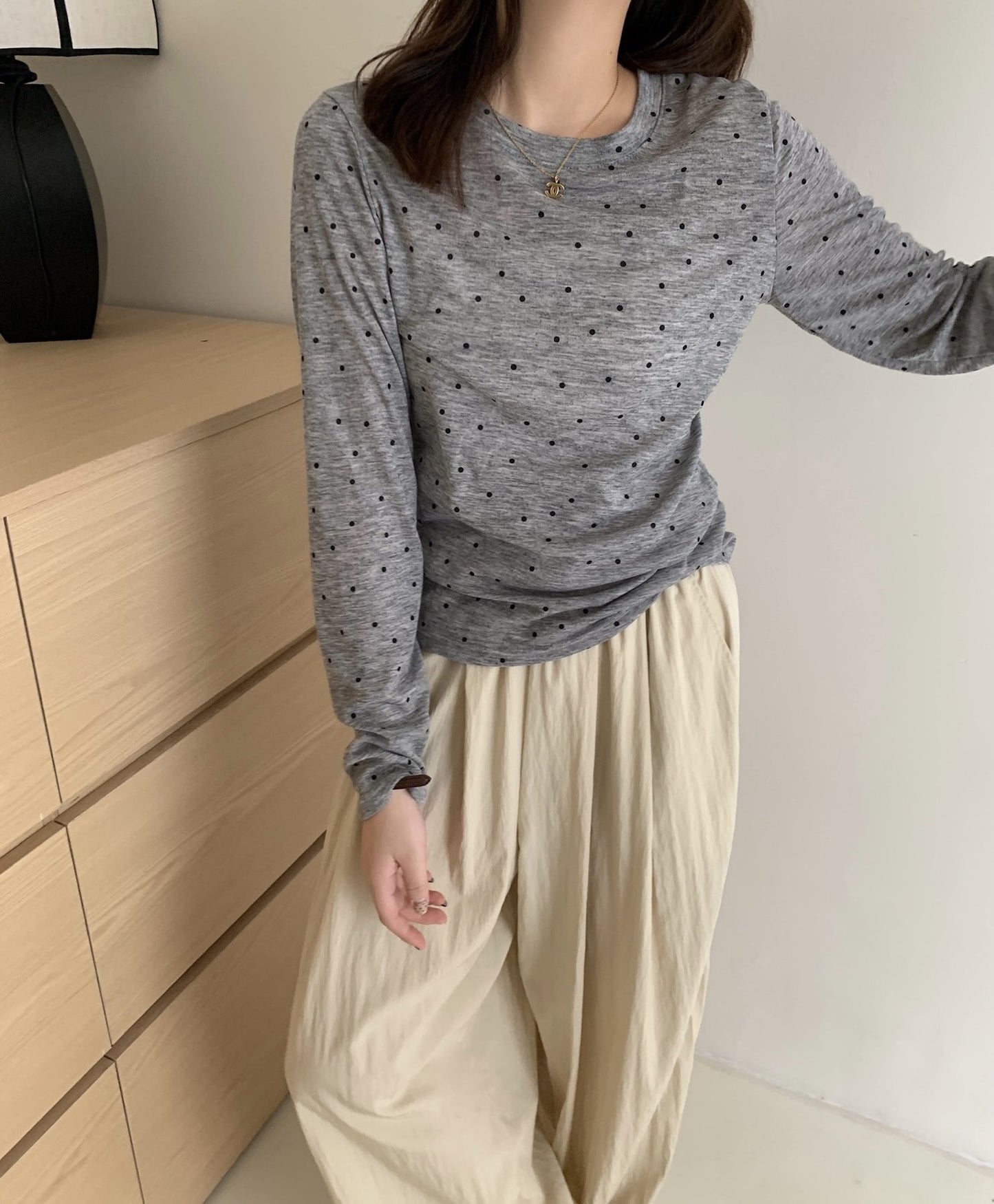 レディース Tシャツ 長袖 春夏 春 重ね着 夏 膝丈 ラウンドネック シャツ 透け感 ポリエステル ドット