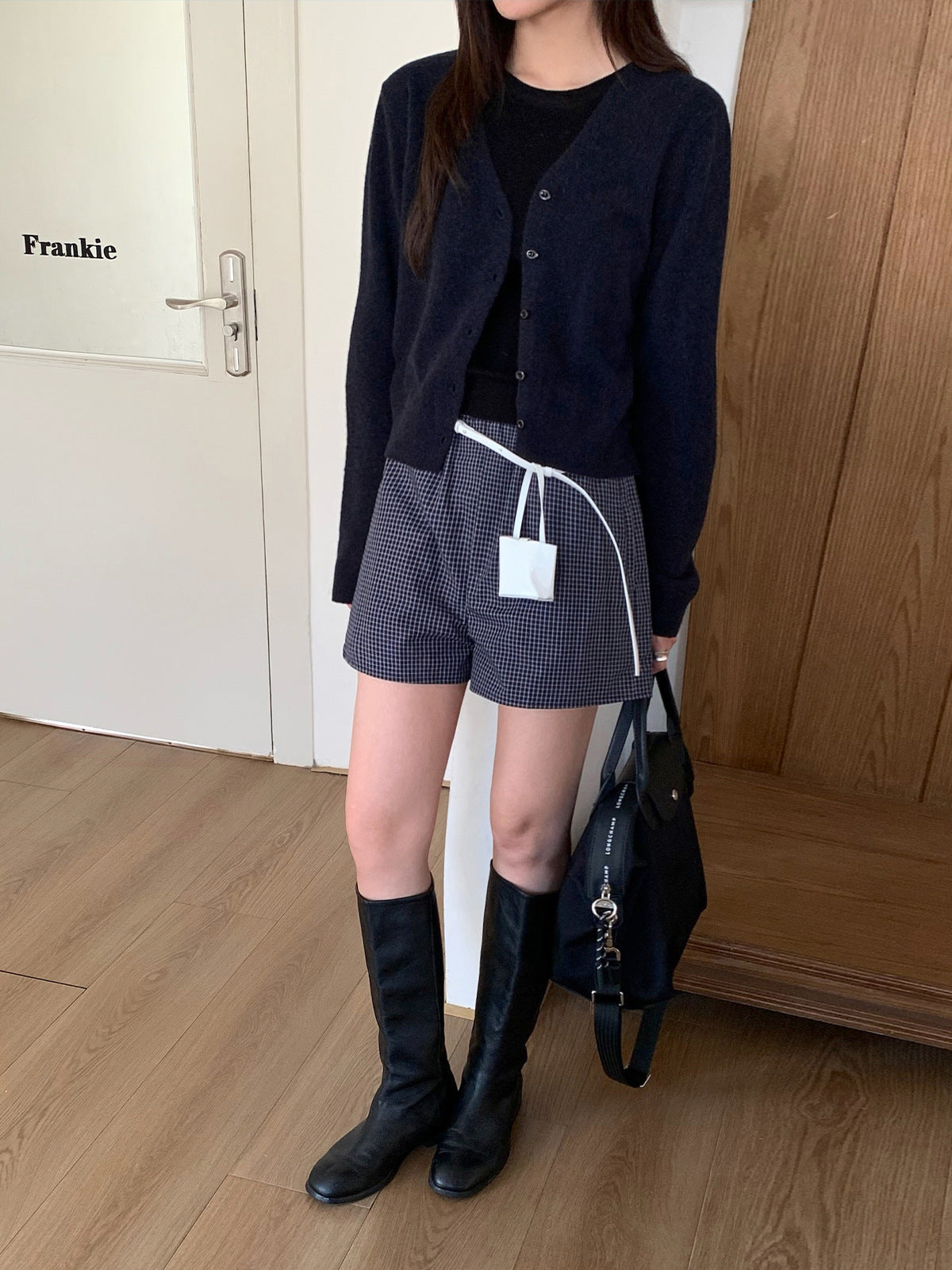 レディース トップス ニット カーディガン 羽織 前開き 長袖 Vネック ボタン きれいめ シンプル カジュアル ルーズ カレッジ風 学生風 ベーシック ナチュラル 無地 春 秋 冬 ロングシーズン ミーティング ママ OL 通勤 学生 学校 通学 デート お出かけ お泊まり アウトドア キャンプ 旅行 レストラン 公園 女子会 休日 ホテル ショッピング コンサート お花見 合コン カフェ ランチ お家時間 重ね着 韓国 普段使い 着回し 定番 フリーサイズ ネイビー ベーシックカラー 大人カラー