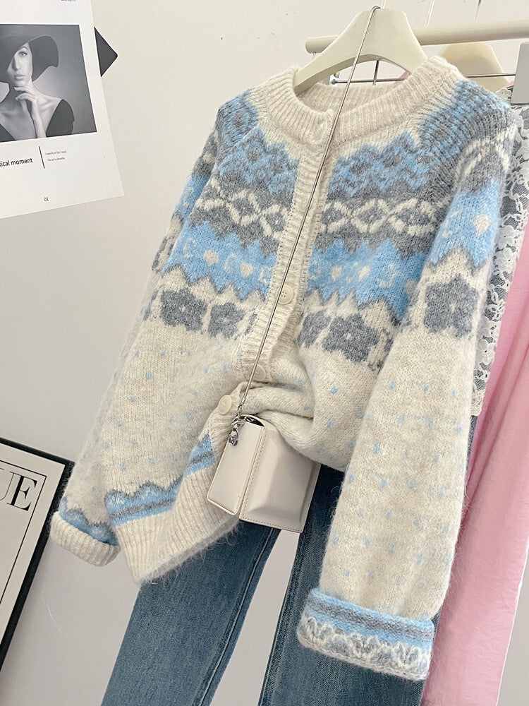 レディース トップス ニット カーディガン ロング 長袖 萌袖 ラウンドネック フード ポケット 前開き ボタン 薄手 大人可愛い おしゃれ かっこいい こなれ感 ラフ 個性的 主役級 存在感 秋 冬 ロングシーズン ママ オフィス ビジネス OL 通勤 デート お出かけ 旅行 ジム 公園 女子会 合コン 重ね着 韓国 オルチャン コーデ 楽ちん 暖かい 体型カバー 普段使い 着回し レイヤード 流行 インスタ映え ゆったり ゆる フリーサイズ グレー オフホワイト