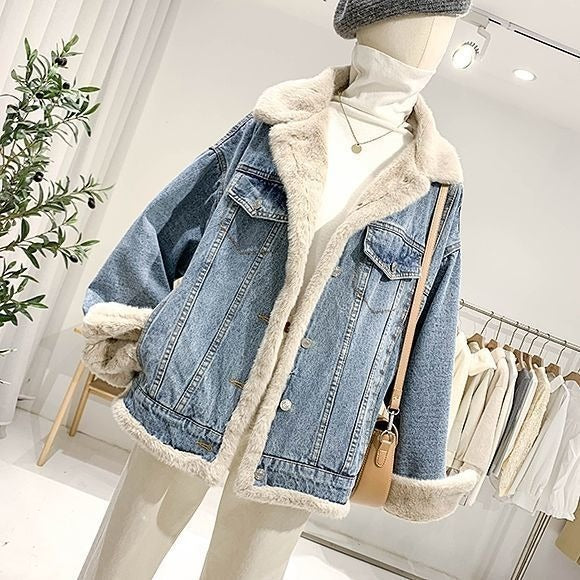レディース ジャケット アウター デニム 羽織 デニムジャケット 長袖 襟付き オーバーサイズ ストリート ポケット 前開き リバーシブル ボタン アメカジ ブルーデニム 裏起毛 シンプル カジュアル かっこいい レトロ こなれ感 ラフ ルーズ クール 主役級 存在感 ベーシック 無地 秋 冬 ママ 通勤 学生 デート お出かけ お泊まり アウトドア キャンプ 旅行 公園 女子会 休日 ショッピング お花見 韓国 防寒 着回し トレンド 定番 S M L XL ゆったり ゆる ブルー ベーシックカラー