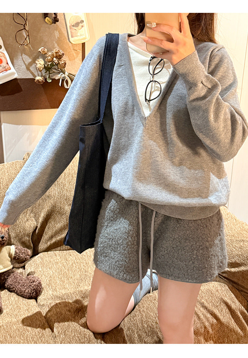 ループボアパンツ レディース パンツ ボトムス ショートパンツ ショート 膝上 フェミニン もこもこ ふわふわ ハイウエスト ボア かわいい シンプル カジュアル おしゃれ こなれ感 ラフ キュート 抜け感 ナチュラル 無地 秋 冬 学生 学校 通学 デート お出かけ イベント 旅行 女子会 休日 ショッピング ライブ 合コン カフェ 普段使い 着回しインスタ映え S M L ホワイト ブラック ブラウン グレー ベーシックカラー 秋カラー
