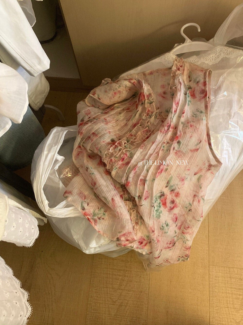 レディース シャツ トップス ノースリーブ 花柄 スリム コットン 綿 春夏 カジュアル 前開き 袖なし Vネック 春 夏 膝丈 フラワー フリル プルオーバー グリーン ロマンティック