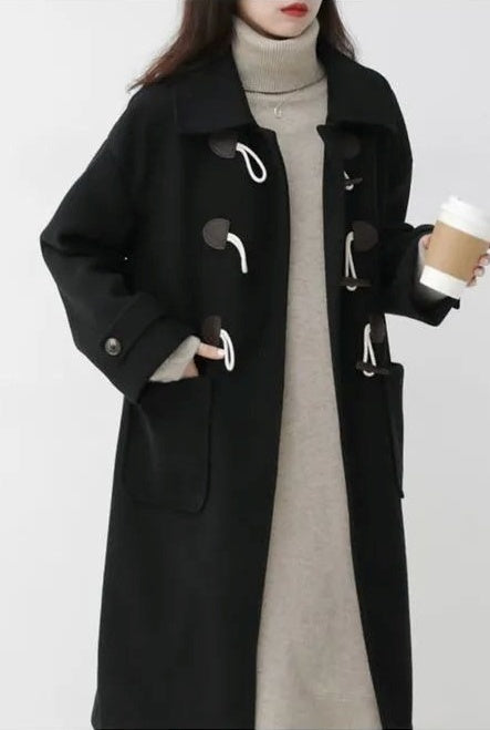 アウターコート ロングコート ダッフルコート 長袖 襟付き 前開き タッセル ポケット ロング丈 かわいい 可愛い 大人可愛い きれいめ シンプル レトロ おしゃれ かっこいい カジュアル こなれ感 個性的 主役級 魅力的 存在感 抜け感 秋 冬 ベーシック ナチュラル キュート 無地 女性用 レディース ママ OL 通勤 学生 通学 デート お出かけ 旅行 休日 ランチ ディナー カフェ ショッピング イベント 普段使い デイリー 着回し S M L XL 定番アイテム モテ 暖かい 高見え 高級感