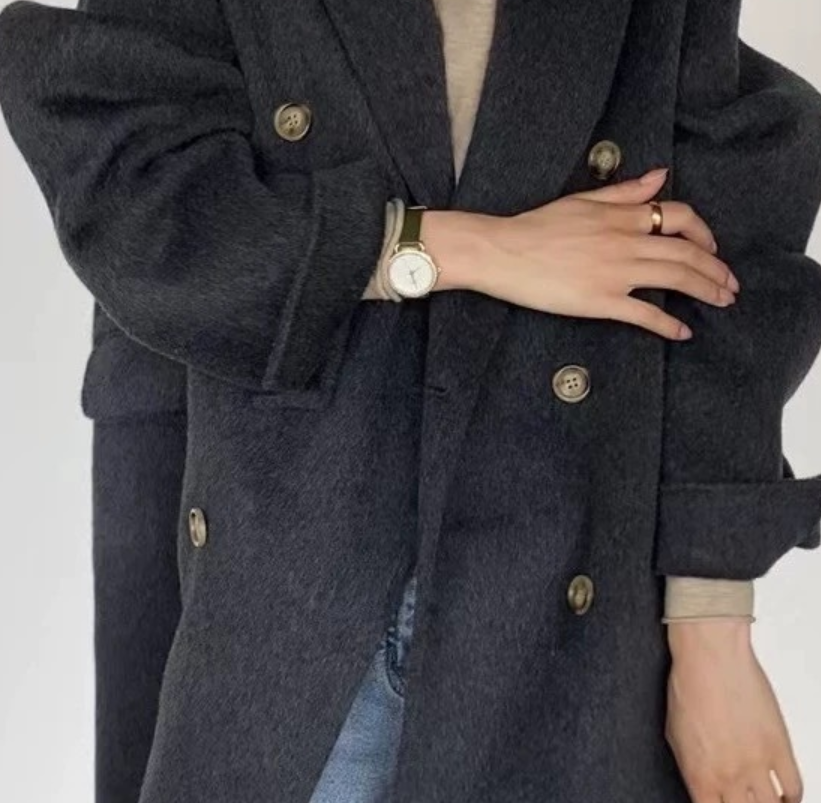 レディース コート アウター 上着 ロングコート ダブルボタン ロング 長袖 Vネック Iライン かわいい 大人可愛い きれいめ シンプル カジュアル 上品 おしゃれ こなれ感 モード系 主役級 存在感 抜け感 都会的 無地 秋 冬 通勤 デート お出かけ お泊まり パーティー イベント リゾート 旅行 レストラン 女子会 休日 バカンス ホテル ショッピング カフェ 暖かい 防寒 体型カバー 普段使い S M 白 ホワイト 黒 ブラック 茶色 ブラウン グレー