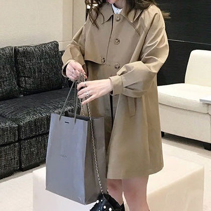 アウター コート ミディアム丈コート 長袖 襟付き 前開き ボタン ポケット ミディアム丈 かわいい 可愛い 大人可愛い きれいめ シンプル レトロ おしゃれ かっこいい カジュアル こなれ感 個性的 主役級 存在感 抜け感 春 秋 ベーシック ナチュラル キュート エレガント 無地 女性用 レディース ママ マタニティ OL 通勤 ビジネス 学生 通学 デート お出かけ 旅行 休日 ランチ カフェ ショッピング コンパ 普段使い デイリー 着回し 重ね着 S M L XL 2XL トレンド モテ