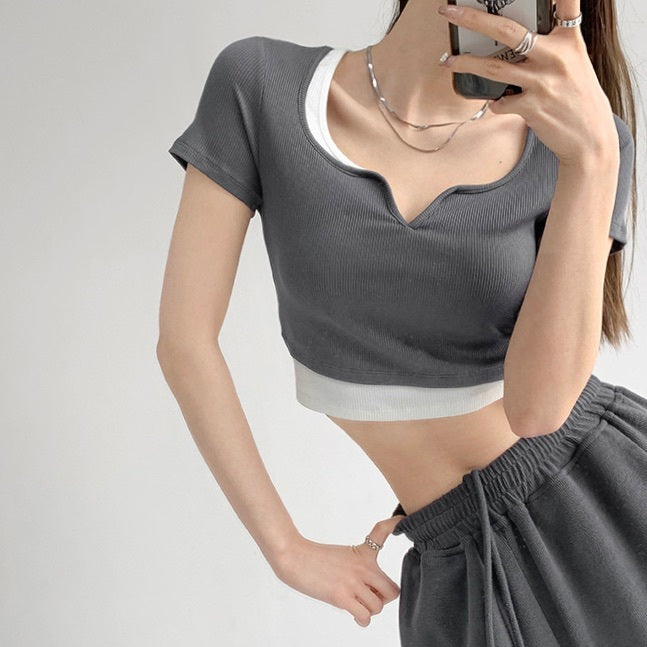 レディース トップス カットソー プルオーバー Tシャツ 半袖 キーネック スリム 細身 スマート フェミニン ストリート アメカジ バイカラー 配色 お腹見せ かわいい 大人可愛い きれいめ シンプル カジュアル おしゃれ かっこいい レトロ こなれ感 ラフ メンズライク マニッシュ ボーイッシュ スポーティー クール キュート ベーシック アメリカン アクティブ ナチュラル 無地 夏 お出かけ 楽ちん 普段使い 着回し 流行 定番 フリーサイズ ワンサイズ 白 ホワイト 黒 ブラック グレー ベージュ