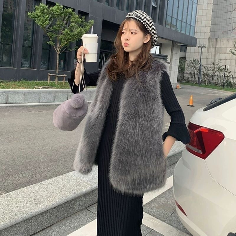 レディース ベスト アウター 上着 ファー 羽織 前開き ファーベスト ミドル丈 袖なし ノースリーブ フェミニン ふわふわ フェイクファー かわいい 大人可愛い きれいめ シンプル カジュアル 上品 おしゃれ こなれ感 ガーリー エレガント 存在感 抜け感 ラグジュアリー ベーシック 無地 秋 冬 デート お出かけ お泊まり 女子会 休日 暖かい 防寒 普段使い 着回し M L XL 2XL 3XL 大きいサイズ ゆったり ホワイト 黒 ブラック 茶色 ブラウン ライトグレー ダークグレー ベージュ