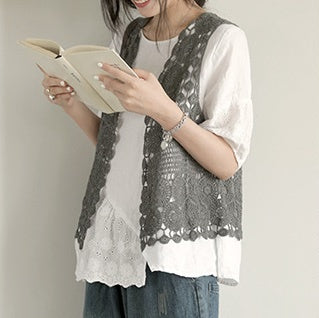 レディース トップス ベスト 羽織 前開き 袖なし ノースリーブ ストレート Iライン フェミニン ストリート 刺繍 透け感 クロシェ 透かし編み かわいい 大人可愛い きれいめ シンプル カジュアル 上品 おしゃれ レトロ ガーリー 抜け感 ヴィンテージ アクティブ 春 夏 お出かけ リゾート 旅行 ビーチ 休日 カフェ フェス ランチ 重ね着 楽ちん 普段使い 着回し レイヤード トレンド 流行 定番 フリーサイズ ワンサイズ 白 ホワイト 黒 ブラック 茶色 ブラウン ベージュ カーキ キャメル
