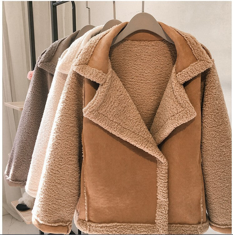 レディース トップス コート アウター 上着 長袖 かわいい 大人可愛い きれいめ シンプル 上品 おしゃれ 無地 秋 冬 デート お出かけ 公園 女子会 休日 ショッピング カフェ モノトーン 重ね着 コーデ 普段使い 着回し モテ 清楚 定番 S M L XL 2XL 茶色 ベージュ カーキ 秋カラー フロントボタン　こなれ感 オーバーサイズシルエット 大人っぽい 着る毛布 ミドル丈 襟付き もこもこ 前開き ボア 母の日 クリスマス 通勤 アウトドア イベント 旅行 韓国 暖かい 防寒 体型カバー