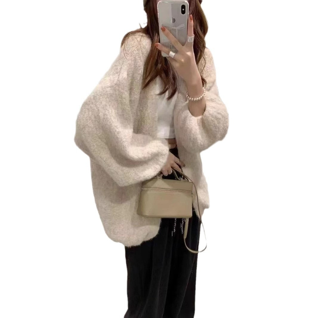 レディース トップス カーディガン ゆったり ゆったりカーディガン ニュアンスカラー ルーズ ルーズシルエット ロングカーディガン 大人カジュアル 長袖 ボリューム袖 ドロップショルダー 萌袖 バルーン袖 Vネック ワイド フェミニン ふわふわ 前開き ウール ポリエステル かわいい 大人可愛い シンプル カジュアル おしゃれ こなれ感 ラフ ガーリー 主役級 存在感 抜け感 ナチュラル 秋 冬 デート お出かけ 女子会 休日 ショッピング カフェ お家時間 重ね着 普段使い 着回し レイヤード