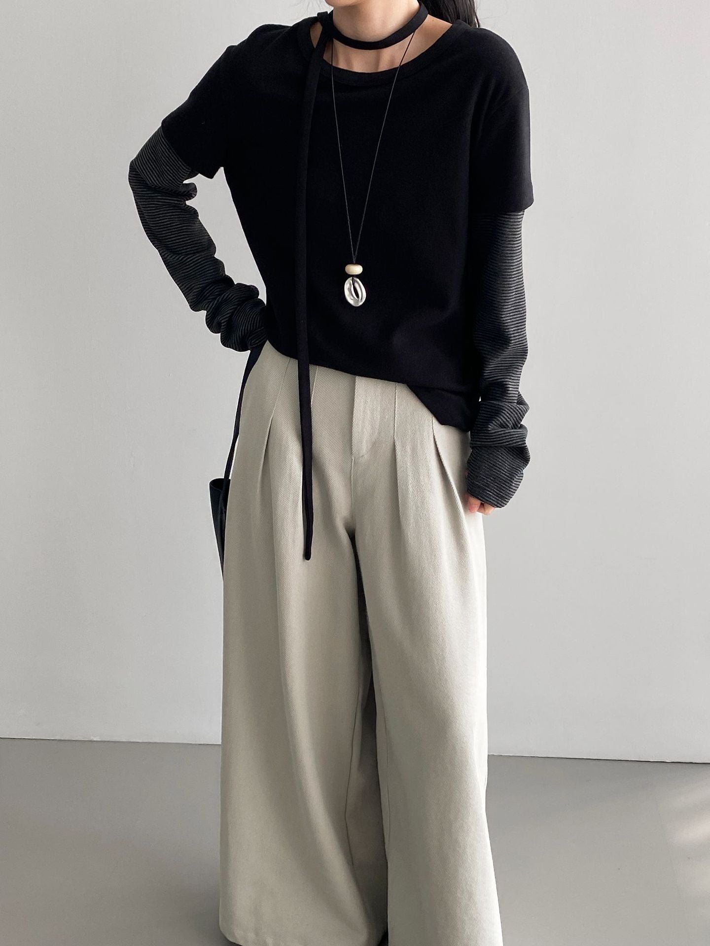 レディース トップス ロンT Tシャツ ミドル丈 長袖 ドロップショルダー 萌袖 ラウンドネック 襟なし 切り替え ストリート 切り替えデザイン ドッキング シンプル カジュアル おしゃれ かっこいい こなれ感 ラフ メンズライク ボーイッシュ クール 抜け感 ベーシック 無地 ボーダー 春 秋 ママ 学生 学校 通学 お出かけ アウトドア 旅行 公園 女子会 休日 ショッピング ライブ モノトーン ランチ お家時間 韓国 オルチャン コーデ 普段使い 着回し ゆったり フリーサイズ 黒 ブラック