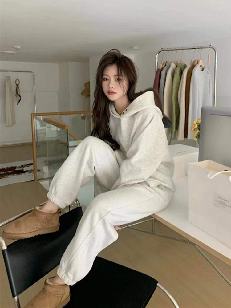 レディース トップス パンツ ボトムス パーカー セットアップ ワイドパンツ ロング 長袖 ドロップショルダー フード ワイド 裾ワイド ポケット ハイウエスト ウエストゴム スウェット 大人可愛い おしゃれ かっこいい こなれ感 ラフ 個性的 主役級 存在感 春 秋 冬 ロングシーズン ママ デート お出かけ お泊まり 旅行 ジム 公園 女子会 韓国 オルチャン 楽ちん 体型カバー 普段使い インスタ映え S M L XL 大きいサイズ ゆったり ゆる グレー