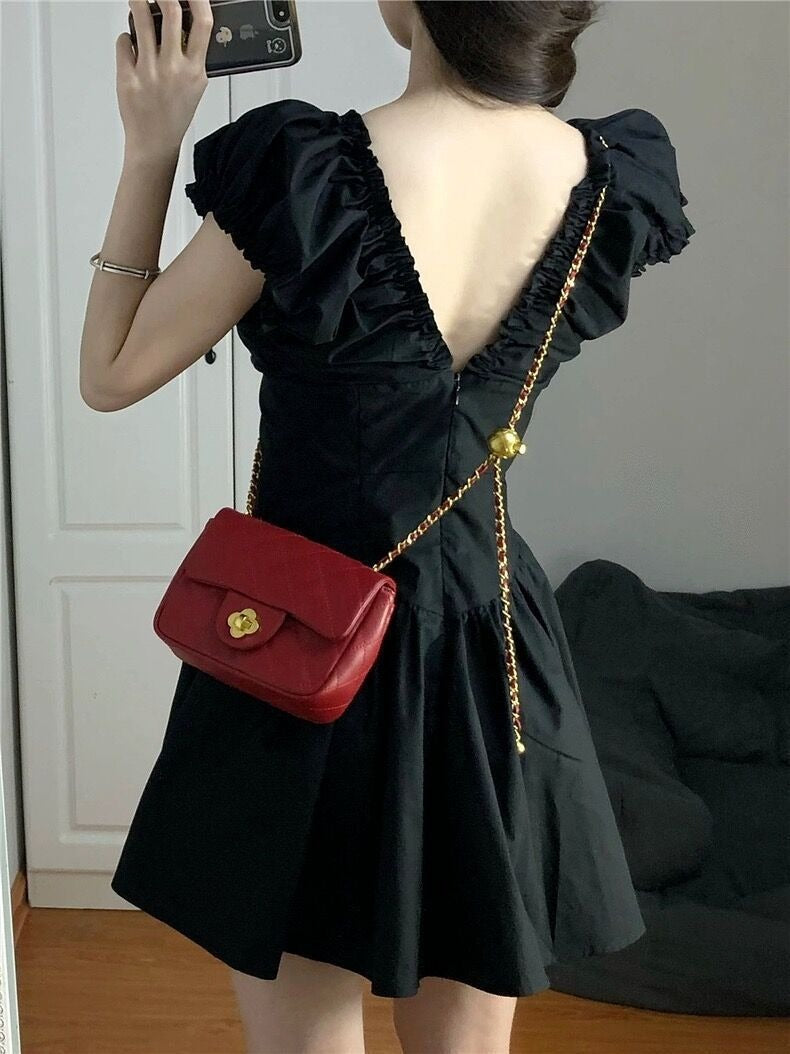 ワンピース ミニワンピース 半袖 深Vネック 切り替えデザイン Aラインスカート かわいい 可愛い 大人可愛い きれいめ シンプル レトロ おしゃれ かっこいい カジュアル こなれ感 個性的 魅力的 主役級 存在感 抜け感 春 夏 ベーシック ナチュラル エレガント キュート フェミニン ガーリー 無地 女性用 レディース ママ OL 通勤 学生 通学 デート お出かけ ランチ 旅行 休日 カフェ ショッピング コンパ 普段使い デイリー 着回し 重ね着 脚長 S M L XL 2XL トレンド モテ