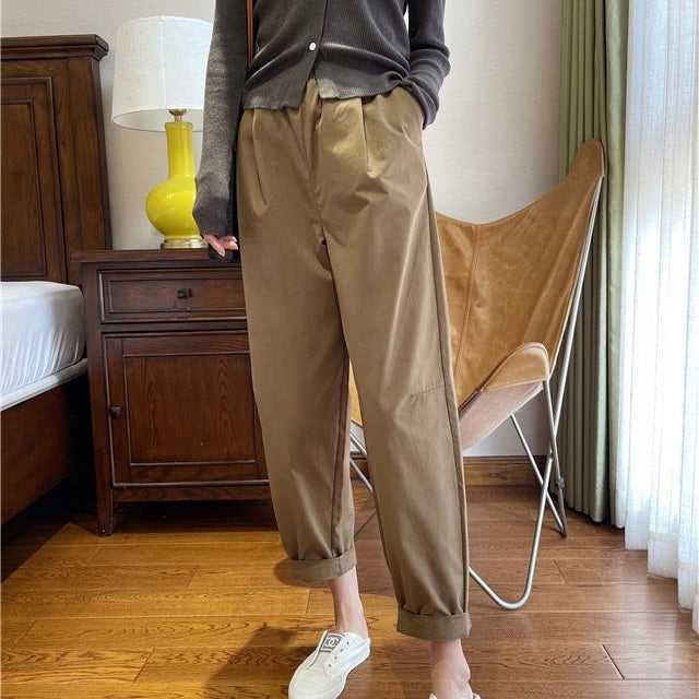 レディース パンツ ボトムス アウター 上着 テーパードパンツ ロングパンツ アンクル丈 クロップド丈 オーバーサイズ  ストリート きれいめ シンプル カジュアル 上品 おしゃれ かっこいい レトロ こなれ感 ラフ メンズライク マニッシュ ボーイッシュ スポーティー ベーシック アクティブ ナチュラル 無地 春 秋 お出かけ アウトドア 旅行 休日 楽ちん 体型カバー 美脚 脚長 普段使い 着回し レイヤード トレンド 流行 定番 S M L 小さいサイズ 大きいサイズ 茶色 ブラウン オフホワイト