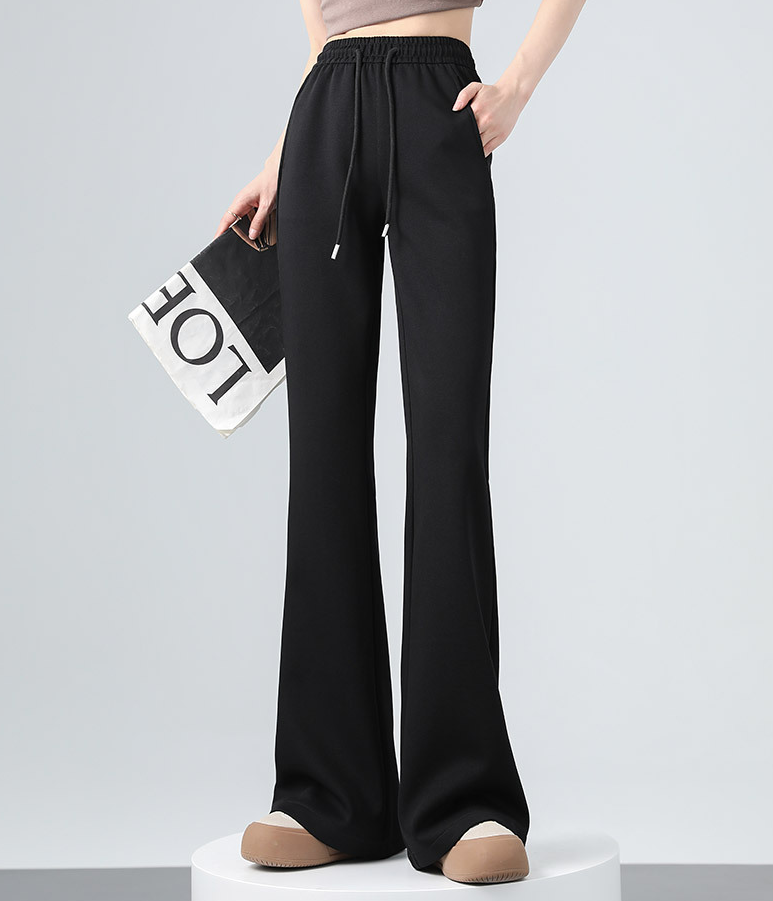 レディース パンツ ボトムス スウェットパンツ ロング フレア セミフレア ウエストマーク ウエストリボン かわいい シンプル カジュアル おしゃれ かっこいい こなれ感 ラフ メンズライク 個性的 抜け感 無地 春 夏 秋 冬 オールシーズン 学生 学校 通学 部活 お泊まり アウトドア 旅行 公園 休日 コーデ 楽ちん 普段使い 着回し トレンド 定番 S M L XL 白 ホワイト 黒 ブラック ライトグレー ダークグレー